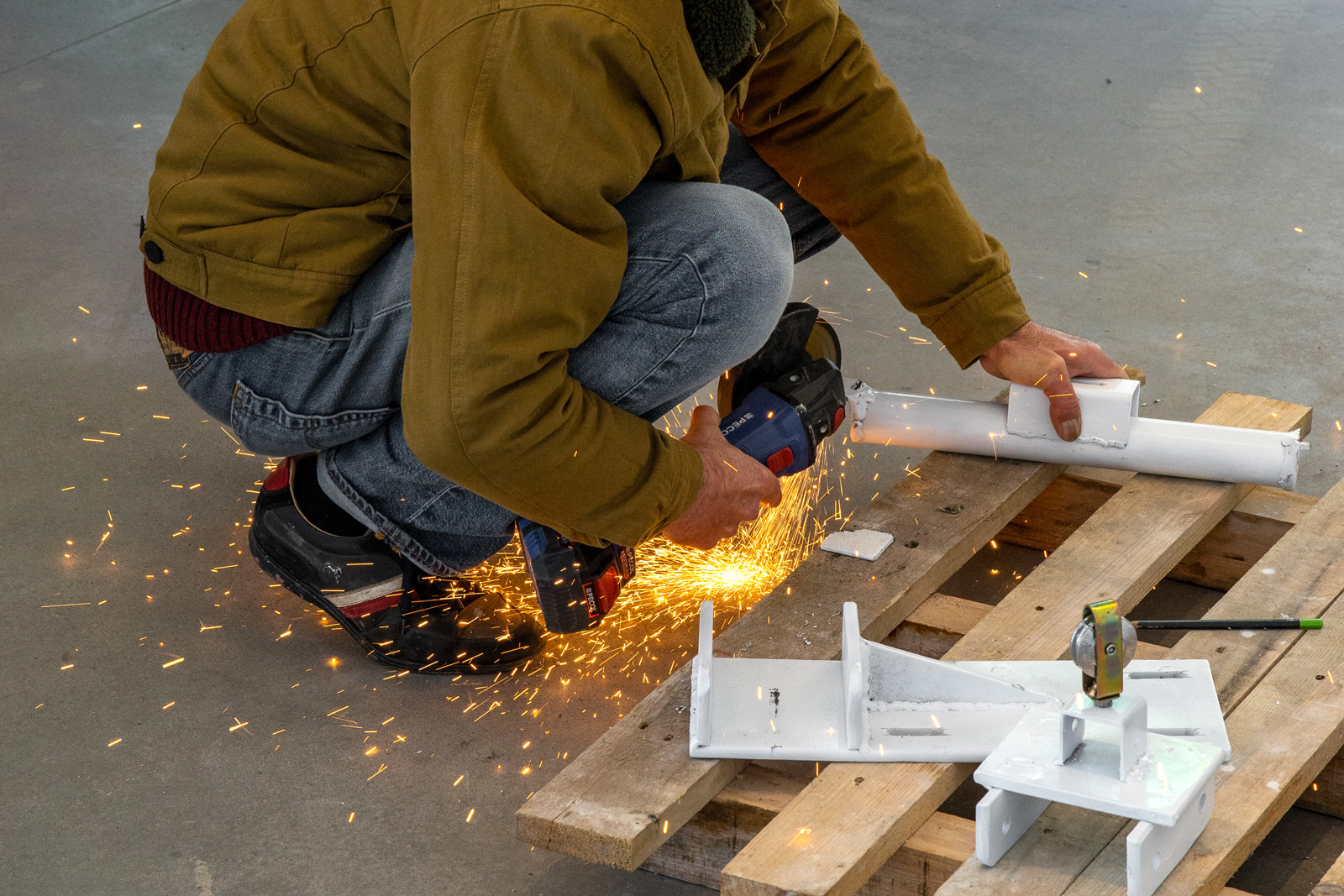 Repair and maintenance of equipment/installations